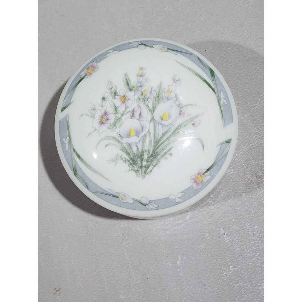 Porcelain Trinket Dresser Box Floral Assorted Flowers Like Lillies‎ 2.25" EUC